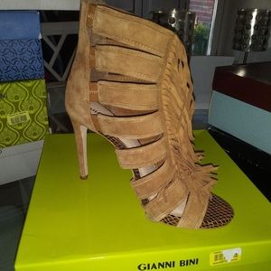 Gianni Bini open toed heel.
